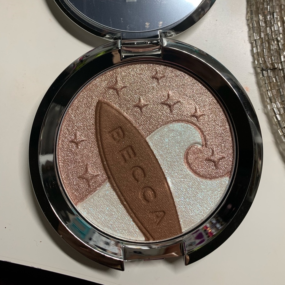 Becca limited edition “ocean glow” highlighter - Picture 3 of 6
